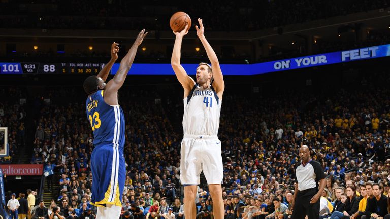 Dirk Nowitzki und seine Dallas Mavericks verlieren gegen Golden State Warriors.