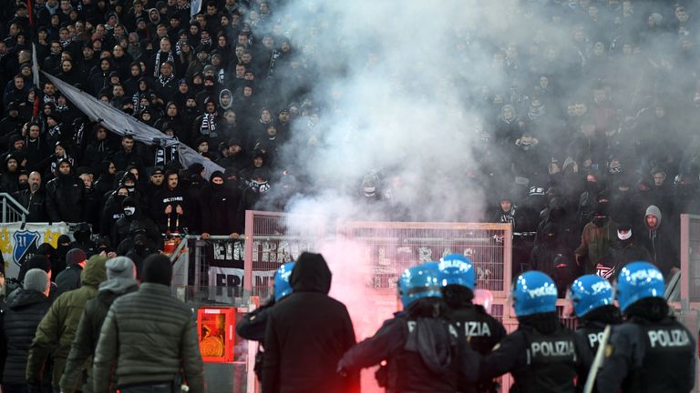 Vor und während des Europa-League-Spiels zwischen Lazio Rom und Eintracht Frankfurt gab es heftige Ausschreitungen. 