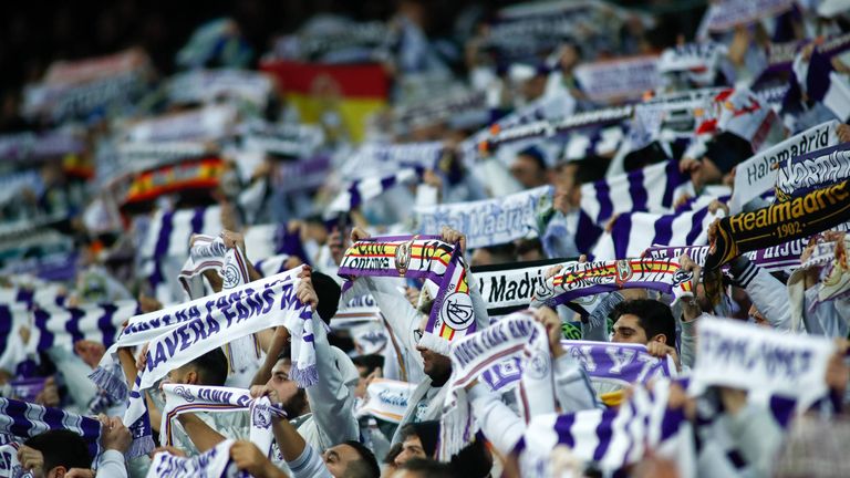 5. Real Madrid - Zuschauerschnitt: 63.747, Fassungsvermögen: 81.044, Heimspiele/ausverkauft: 8/0
(Quelle: transfermarkt.de)