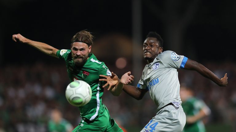 Abdul Rahman Baba (r.), Verteidiger: Ausgeliehen vom FC Chelsea, sprangen bislang nur zwei Bundesliga-Einsätze heraus. Wird Königsblau wohl aufgrund fehlender Perspektive schon ein halbes Jahr früher als geplant verlassen.