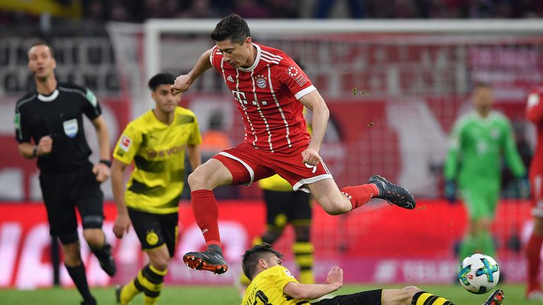 März 2018: Der FC Bayern demütigt den Hamburger SV und Borussia Dortmund in der Bundesliga jeweils mit 6:0. In beiden Matches glänzt Goalgetter Robert Lewandowski mit einem Dreierpack.