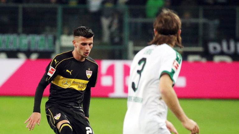 Leon Dajaku (VfB Stuttgart, Sturm) Geboren: 12.04.2001. Der 17-Jährige schaffte es in der Hinrude auf zwei Kurzeinsätze im Profi-Trikot (gegen Gladbach und Wolfsburg). In der restlichen zeit schießt er für die Schwaben in der Regionalliga die Tore (7).