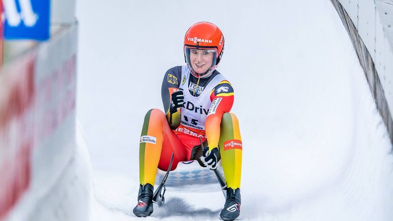 Natalie Geisenberger gewinnt in Whistler mit neuen Bahnrekorden.