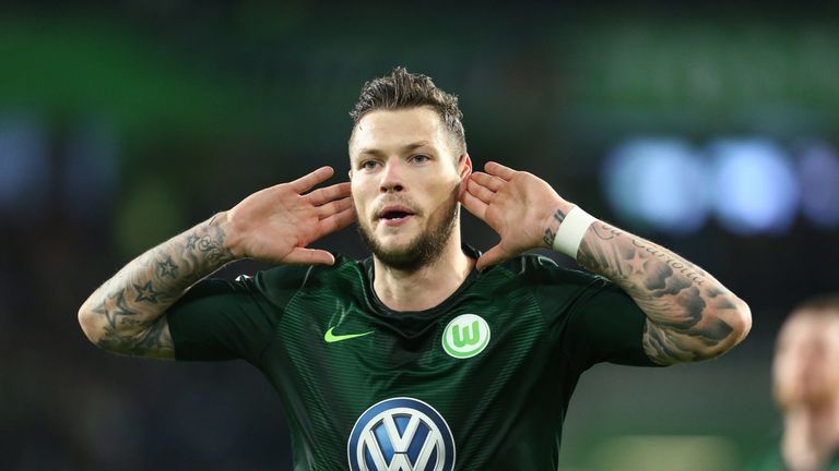 Ginczek erzielt den späten Siegtreffer für die Wölfe.