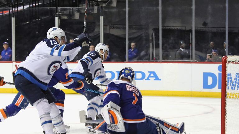 Selbst Goalie Thomas Greiss kann durch seine 43 Paraden die Niederlage der Islanders nicht verhindern.