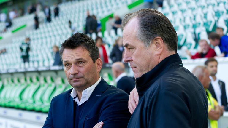 Geht es nach Schalkes Aufsichtsratschef Clemens Tönnies (r.), soll Sportvorstand Christian Heidel (l.) wohl ein Kaderplaner zur Seite gestellt werden.