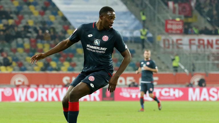 STURM - Jean-Philippe Mateta (Mainz 05) sicherte den Mainzern gegen Aufsteiger Düsseldorf mit seinem vierten Saisontreffer den zweiten Auswärtssieg in Serie.