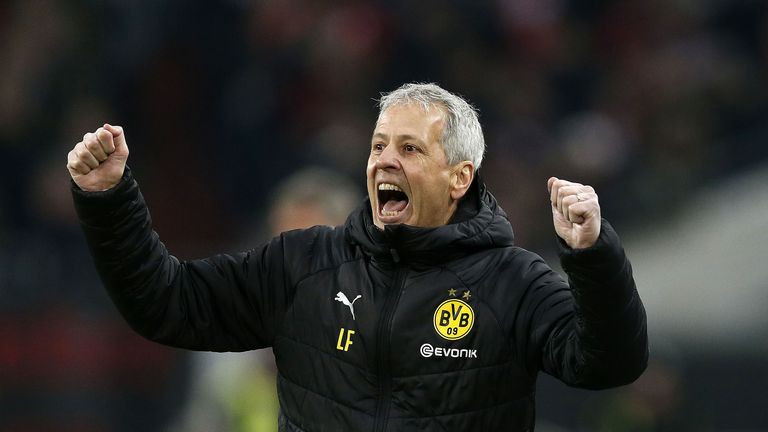 Lucien Favre feiert mit Borussia Dortmund eine erfolgreiche Hinrunde.