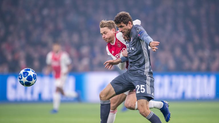Thomas Müller zieht mit seinem Einsatz gegen Ajax mit Bayerns CL-Rekordspieler Philipp Lahm gleich.