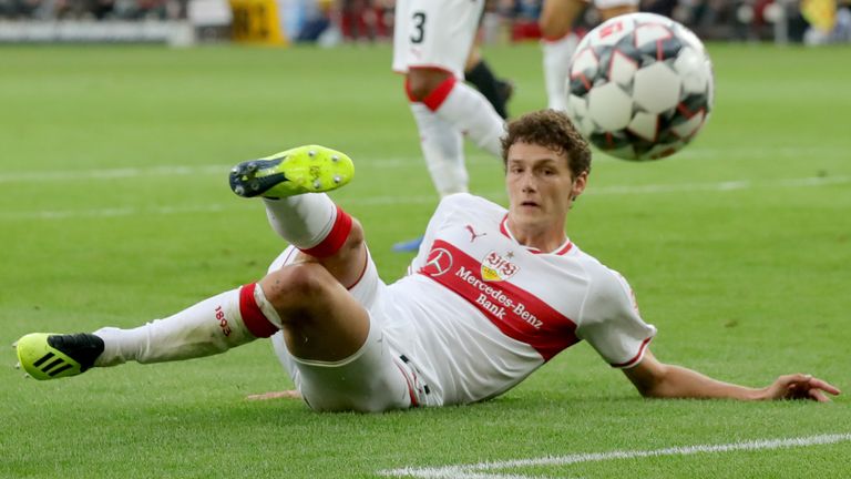 Benjamin Pavard will den VfB Stuttgart im Winter verlassen.