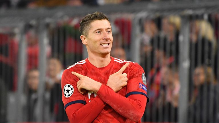 Robert Lewandowski (FC Bayern) - Nur er schlägt alle Offensivkräfte: Mit acht Toren hat der Bayern-Star einen neuen Bestwert aufgestellt. Nie zuvor traf ein deutscher Spieler in der Gruppenphase öfter. 