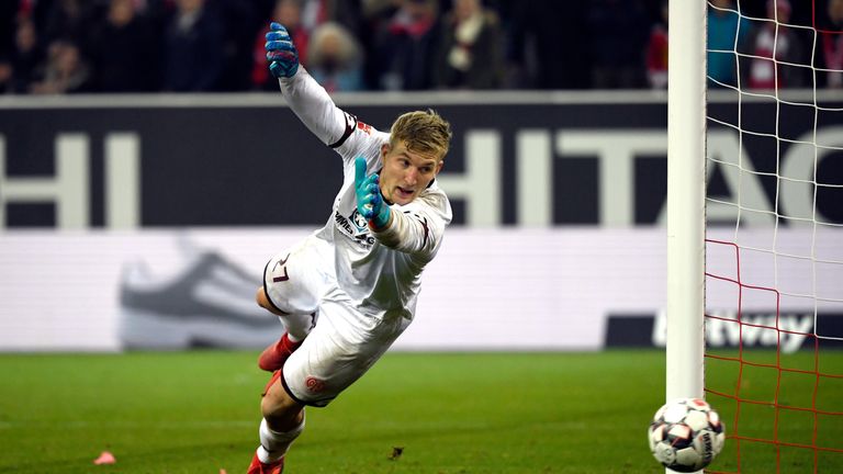 TOR - Robin Zentner (Mainz 05) brachte die Offensive von Fortuna Düsseldorf mit seinen zahlreichen Paraden um den Verstand. Damit sicherte er den Mainzern einen 1:0-Auswärtssieg.