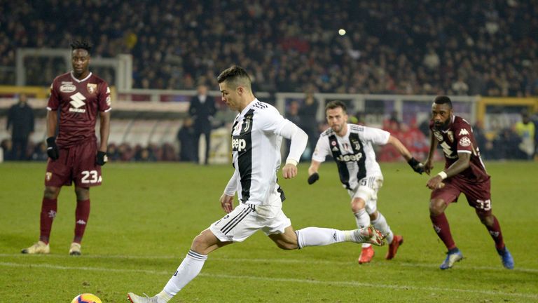 Cristiano Ronaldo trifft per Strafstoß für Juventus Turnin.