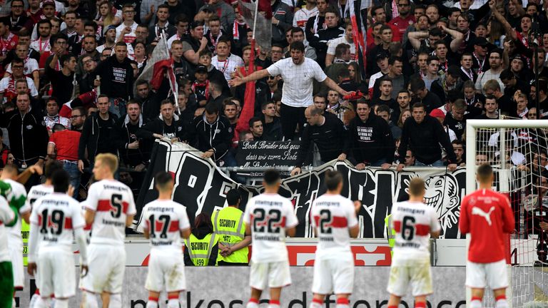 11. VfB Stuttgart - Zuschauerschnitt: 55.331, Fassungsvermögen: 60.449, Heimspiele/ausverkauft: 8/2
(Quelle: transfermarkt.de)