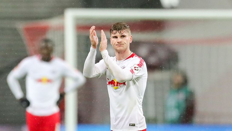 Timo Werner (RB Leipzig) verkürzt mit seinem Doppelpack den Rückstand auf Gegner Borussia Mönchengladbach auf einen Punkt. Damit belegt RB zur Zeit den dritten Tabellenplatz.