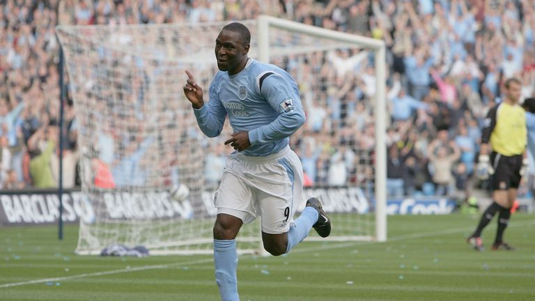 Der dritt beste Torschütze ist mit 188 Toren Andy Cole. Der heute 47-Jährige spielte unter anderem für Manchester United und dem Stadtrivalen Manchester City. 2008 beendete er seine Karriere.