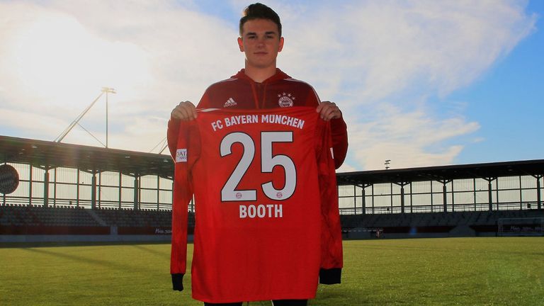 Anthony Booth soll zunächst für die U19 des FC Bayern zum Einsatz kommen (Bildquelle: twitter.com/FCBjuniorteam).