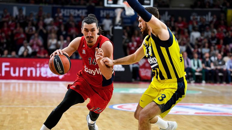 In der EuroLeague besiegen die Bayern-Basketballer Top-Favorit Fenerbahce Istanbul in der zweiten Overtime.