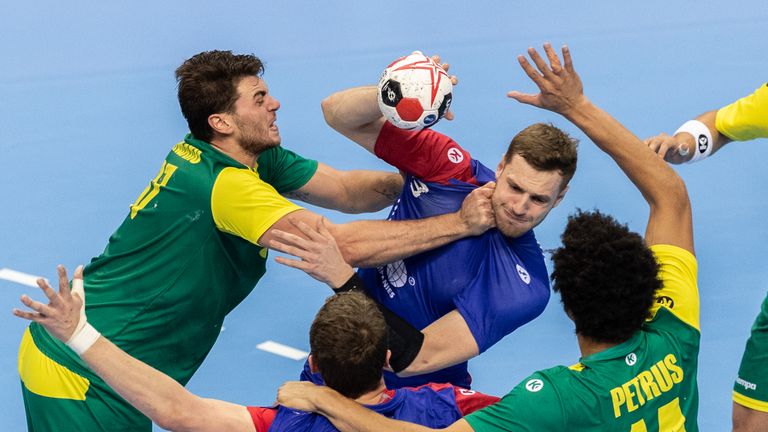 Brasilien besiegt Russland bei der Handball-WM 25:23.