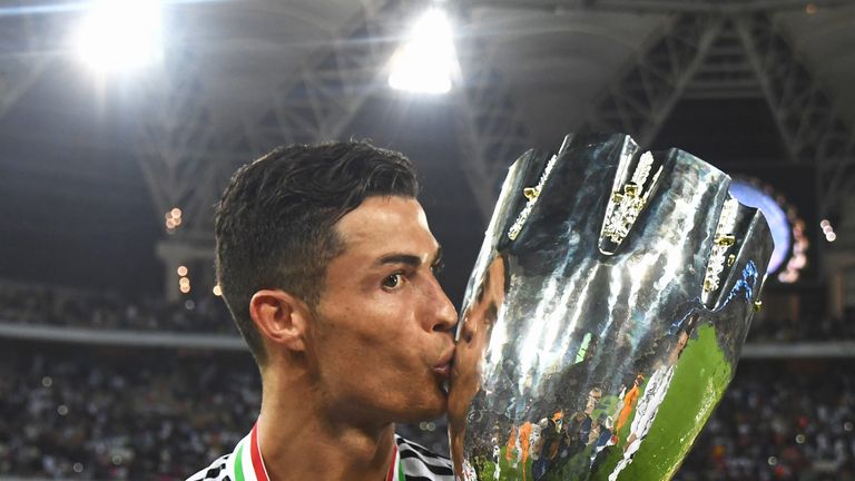 Superstar Cristiano Ronaldo gewinnt mit Juventus den italienischen Supercup gegen Milan. 