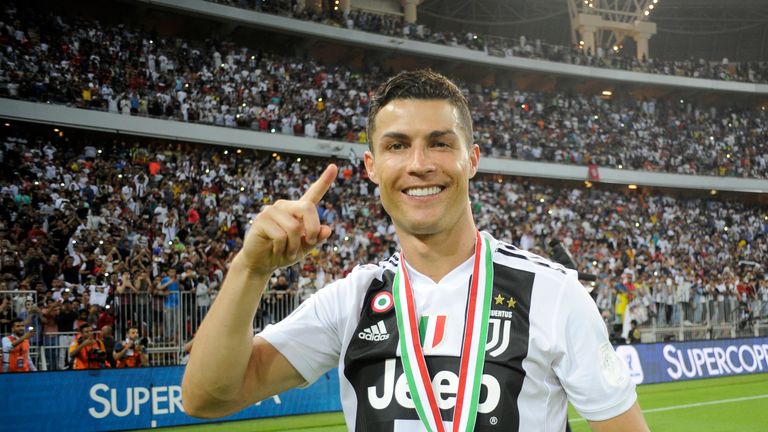 Cristiano Ronaldo muss sich am Dienstag vor Gericht verantworten.