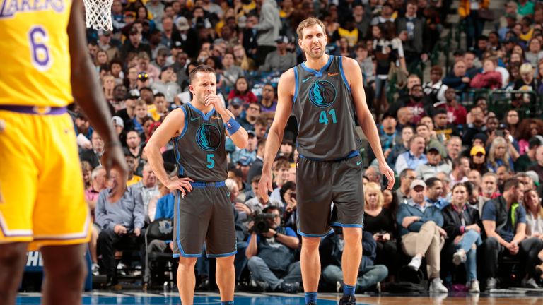 Dirk Nowitzki und Teamkollege J. J. Barea