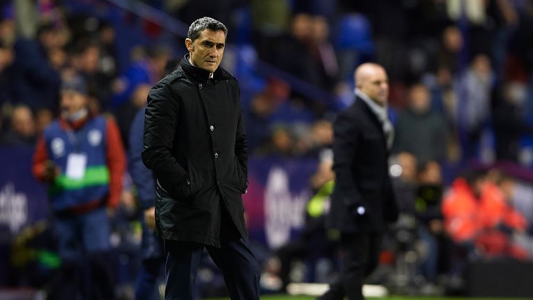 Barca-Coach Ernesto Valverde hat offenbar einen gesperrten Spieler eingesetzt.
