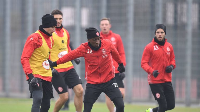 Fortuna Düsseldorf: Erst bibbern im kalten Düsseldorf, dann schwitzen unter der Sonne Spaniens. Das Team von Friedhelm Funkel absolviert sein Winter-Trainingslager im spanischen Marbella. Dort steht gegen den BVB ein Testspiel an.