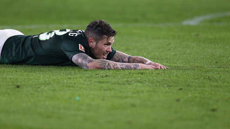 Daniel Ginczek vom VfL Wolfsburg muss wochenlang pausieren.