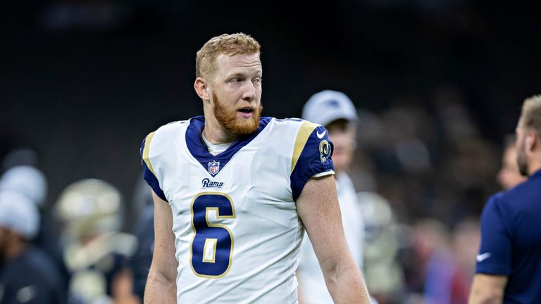 Johnny Hekker (Punter) Johnny Hekker wird dafür bezahlt, als Punter das Spielgerät weit über das Footballfeld zu kicken. Nicht selten überrascht er seine Gegner mit angetäuschten Punts und wirft den Ball stattdessen über die geforderte Distanz zu seinen Mitspielern.