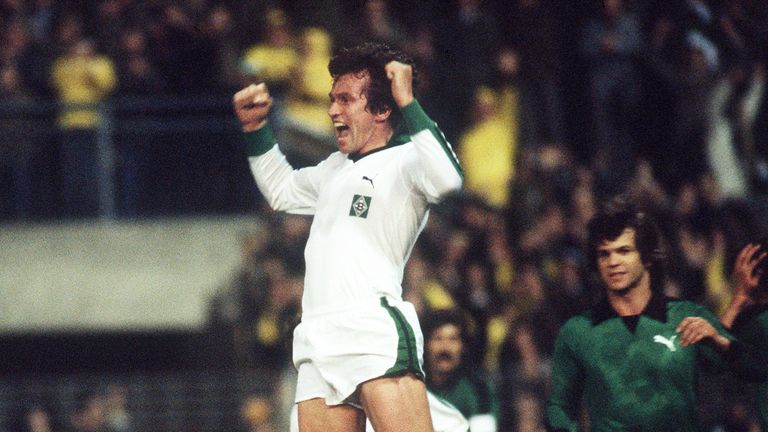 Mit 220 Toren ist Jupp Heynckes der drittbeste Torschütze in der Bundesliga. Von 1963 bis 1979 erzielte er seine Treffer für Borussia Mönchengladbach und Hannover 96.