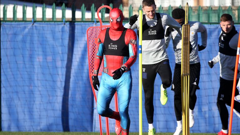 Spiderman - aka Jamie Vardy - im Training beim FC Leicester. 
