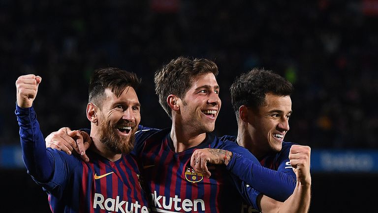 Der FC Barcelona steht nach einem 6:1 gegen Sevilla im Halbfinale. Lionel Messi (l.), Sergi Roberto (M.) und Philippe Coutinho (r.) zählen alle zu den Torschützen.