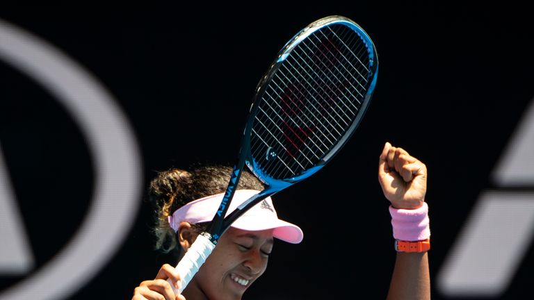 Naomi Osaka freut sich über ihren erstmaligen Viertelfinal-Einzug bei den Australian Open. 