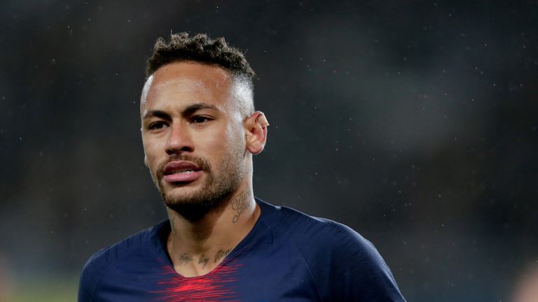 Nach Sky Infos wird Neymar bis Ende März ausfallen und die Champions-League-Partien gegen United verpassen.