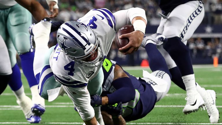 Dank einer Gala-Vorstellung von Quaterback Dak Prescott ziehen die Cowboys gegen die Seahawks ins Viertelfinale ein.