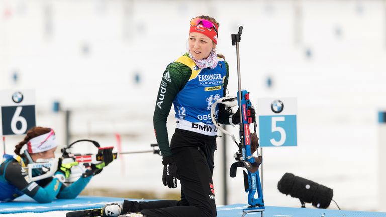 Franziska Preuß und die deutschen Biathletinnen landen in Oberhof auf Platz zwei.