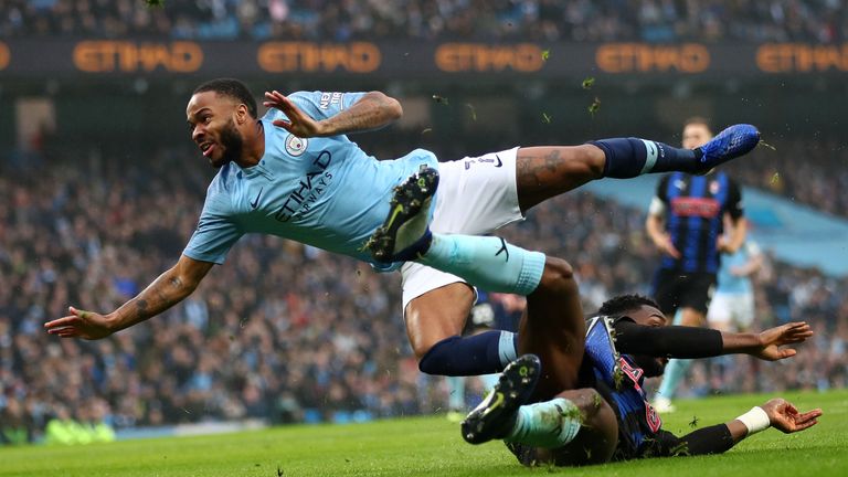 Platz 4 - Raheem Sterling: Mit 24 Jahren ist der Engländer der zweitjüngste Profi in der Studie. Marktwert des City-Stars: 186,1 Millionen Euro.