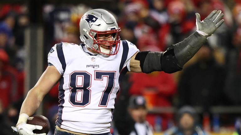 Rob Gronkowski (Tight End): Auch in Gronkowskis Händen sieht Brady den Ball gern. Der bullige Tight End, 1,98m groß und 120 kg schwer, ist eine feste Größe in der Offense der Patriots. 47 Pässe für 682 Yards und drei Touchdowns kamen in seine Bilanz.