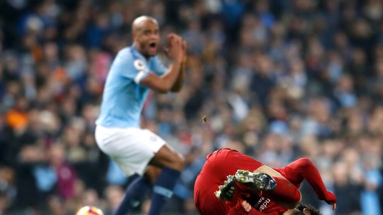 Kompany war letzter Mann der Citizens - die Rote Karte sah der Ex-Hamburger allerdings nicht. Liverpools Trainer Jürgen Klopp bringt nach dem Spiel sein Unverständnis darüber deutlich zum Ausdruck.