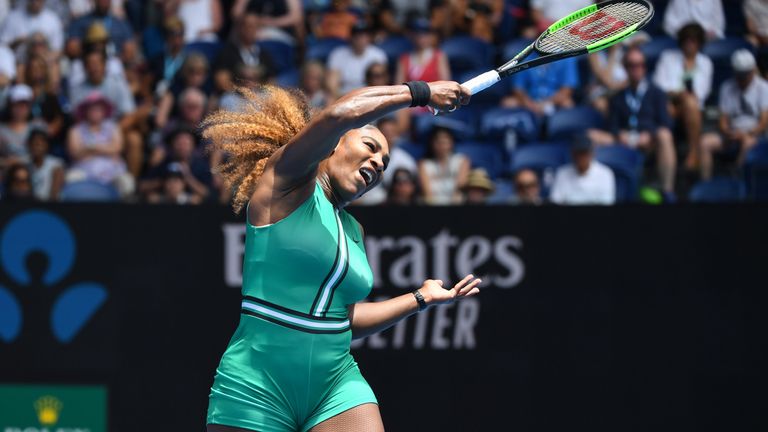 Serena Williams lässt der Deutschen Tatjana Maria in der ersten Runde der Australian Open keine Chance.
