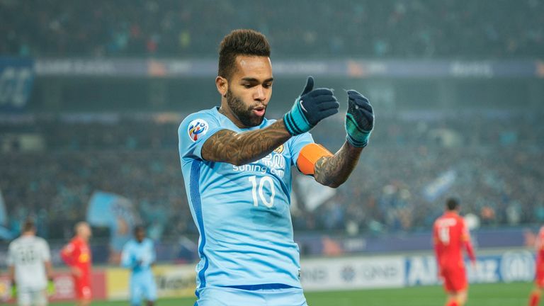 ALEX TEIXEIRA: Der offensive Mittelfeldspieler zaubert jahrelang mit Donezk in der Champions League. Im Winter 2016 zog es den Brasilianer für schlappe 50 Millionen Euro zu Jiangsu Suning. Damit ist der 29-Jährige der drittteuerste China-Export.