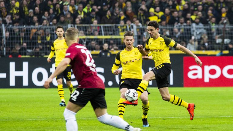 Thomas Delaney: Zeigte erneute eine gute Übersicht und verteilte die Bälle aus dem Zentrum heraus stark. War vor dem 3:0 gedanklich schnell und leitete den Treffer mit einem öffnenden Pass auf Jadon Sancho ein - NOTE: 2.