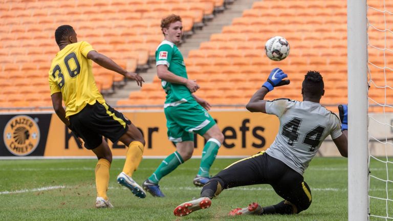 Werder Bremen bestreitet in Südafrika ein Testspiel gegen Kaizer Chiefs.