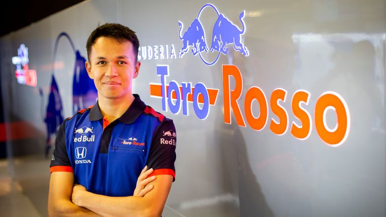 Toro Rosso - Alexander Albon: Der 22-Jährige ist der Neuzugang im von Red Bull gesponsorten Team. Bei seinem Debüt wird er als erster Thailänder seit 65 Jahren in der Formel 1 starten.