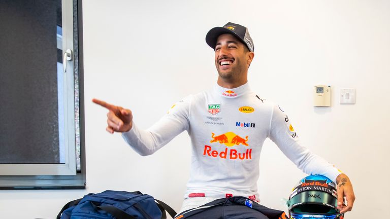 Renault - Daniel Ricciardo: Der Australier kommt von Red-Bull und ist ein erfahrener Mann. In der vergangenen Saison belegte er den sechsten Gesamtrang und fuhr in seiner achten WM zwei Grand-Prix-Siege ein.