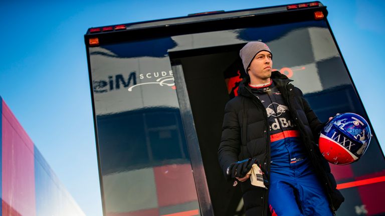 #26 - Daniil Kvyat: Nach einem Jahr als Simulator-Fahrer bei Ferrari startet er wieder in der Formel 1. Der Russe hat am 26. April Geburtstag, weshalb ihm die Wahl der Nummer, die schon 2016 und 2017 seinen Boliden zierte, "denkbar einfach" fiel.