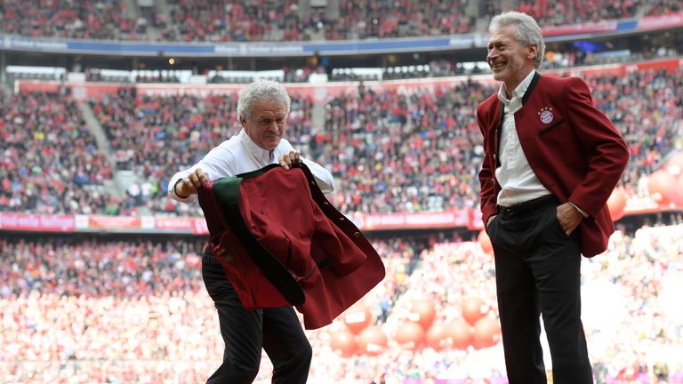 Stadionbesuche in der Allianz Arena werden immer seltener (wie hier zur Meisterfeier 2013). "Mit der Zeit wirst du bequem. Zu Hause habe ich eine riesige Leinwand, da sehe ich doch alles viel besser. Dazu ein Flascherl Wein, ist doch viel schöner."