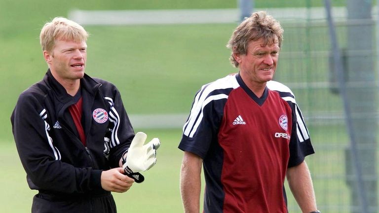 Mit der Verpflichtung von Oliver Kahn fing die Bayern-Ikone an, fest als Torwarttrainer für den FC Bayern zu arbeiten. 