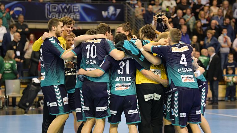 Die Füchse feiern die Gruppenführung im EHF-Cup.